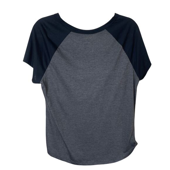 Disney Juniors Mickey Mouse Pocket T-Shirt Size XL (15/17) - Picture 3 of 3